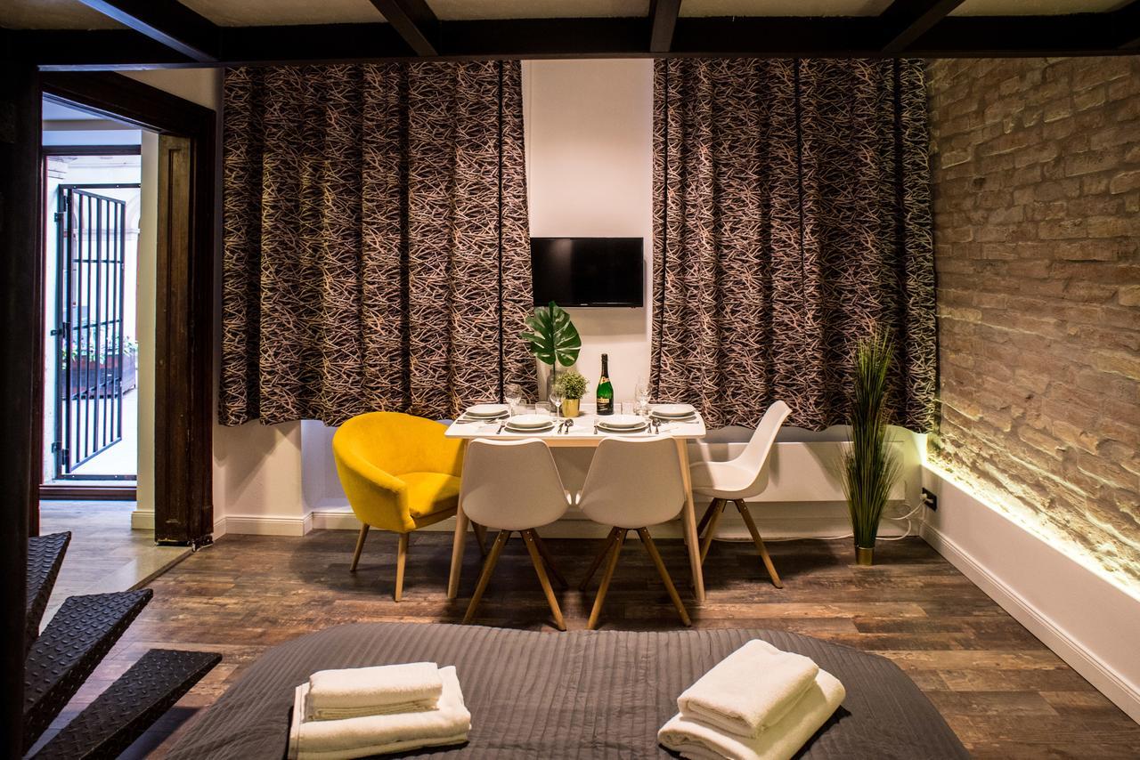 Very Stylish And Fresh Studio Home In The Center Budapest Eksteriør bilde